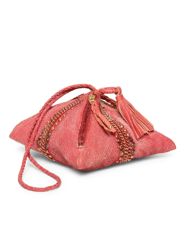 Statement Fashion Offers SILVIA: Red Sleek Leather Bag in Triangular Form By Art N Vintage Statement Fashion Offers SILVIA: Red Sleek Leather Bag in Triangular Form By Art N Vintage